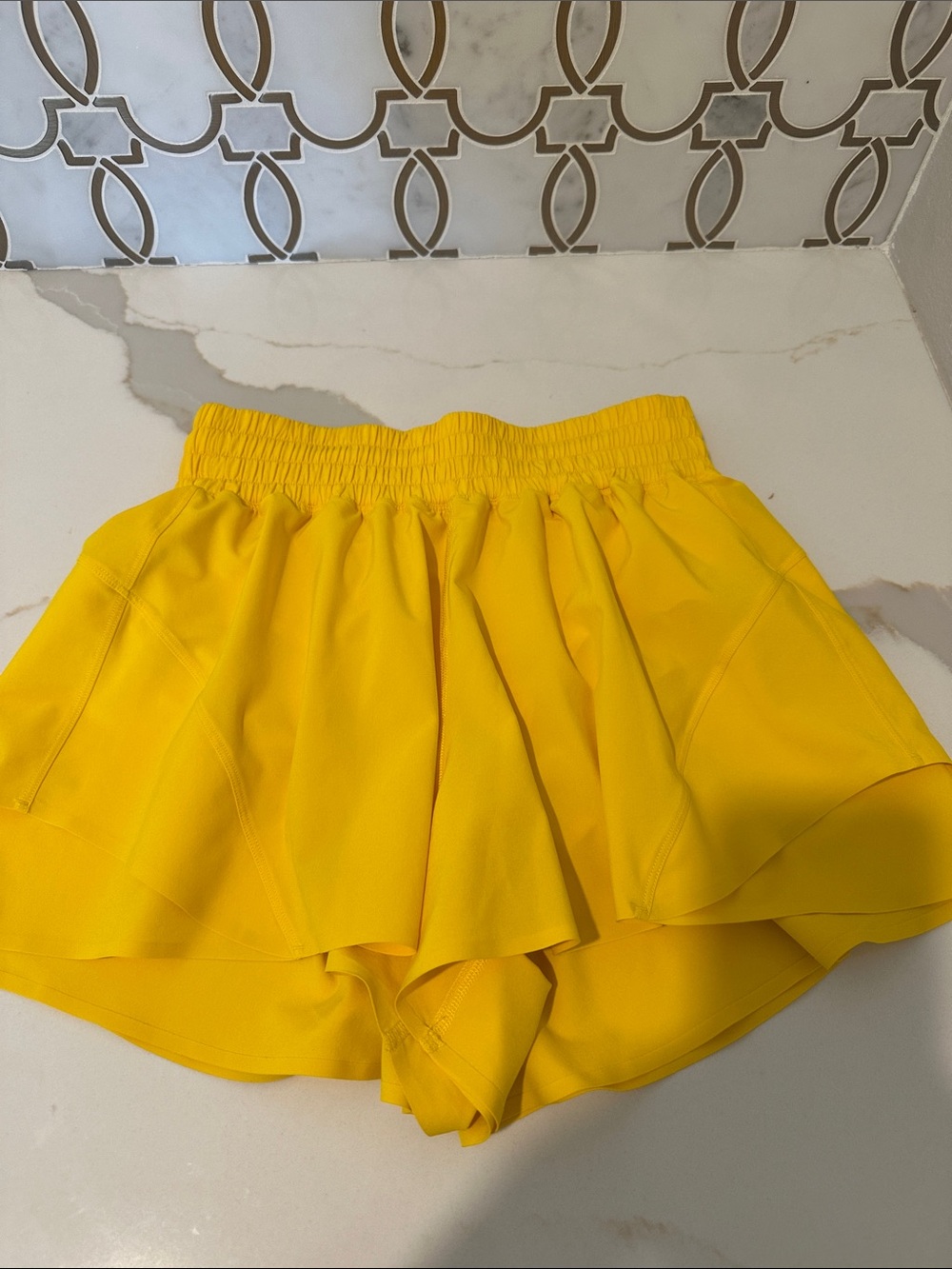 lululemon shake it out high rise running short 2.5 maize yellow  xs